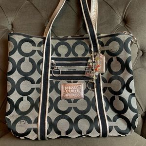 COACH purse Poppy